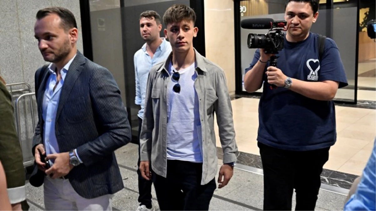 Arda Güler, Madrid’de! Uçak 2,5 saatlik rötar sonrasında kente iniş yaptı