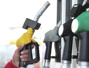 Akaryakıt fiyatlarında değişiklik! Akaryakıta indirim geldi
