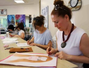 Gaziantep’te Bayanlar Fotoğraf Kurslarına Ağır İlgi Gösteriyor