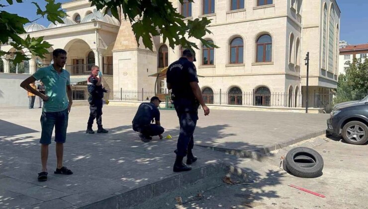 Gaziantep’te iş yeri ve müşteri ortasında çıkan çatışmada mescide namaz kılmaya giden kişi yaralandı