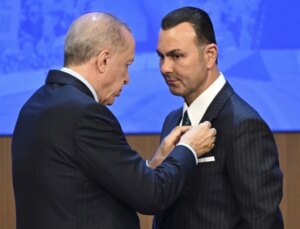 GÜZEL Parti’den AK Parti’ye geçen Seyithan İzsiz: Tekrardan yuvamda olmanın memnunluğunu yaşıyorum