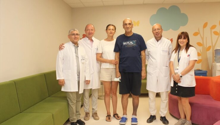 İzmir’de Karaciğer Nakliyle Sıhhatine Kavuşan Doktor