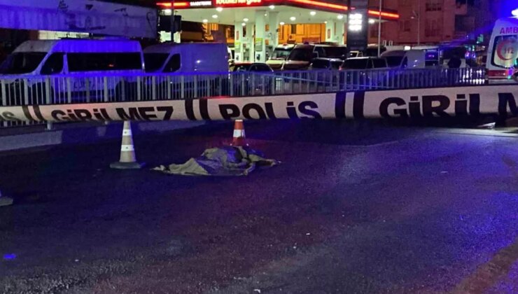 Avcılar’da Korkuluklardan Atlayarak Yolun Karşısına Geçmek İsteyen Kişi Feci Biçimde Can Verdi