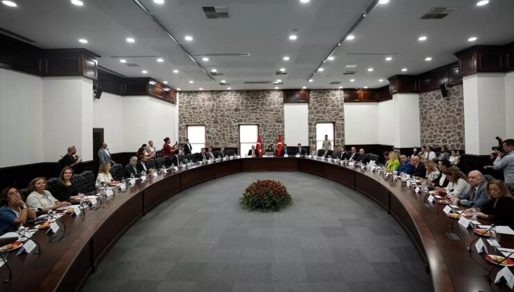 İzmir Körfezi’ndeki Kirliliğe Karşı Acil Hareket Planı Toplantısı Gerçekleştirildi