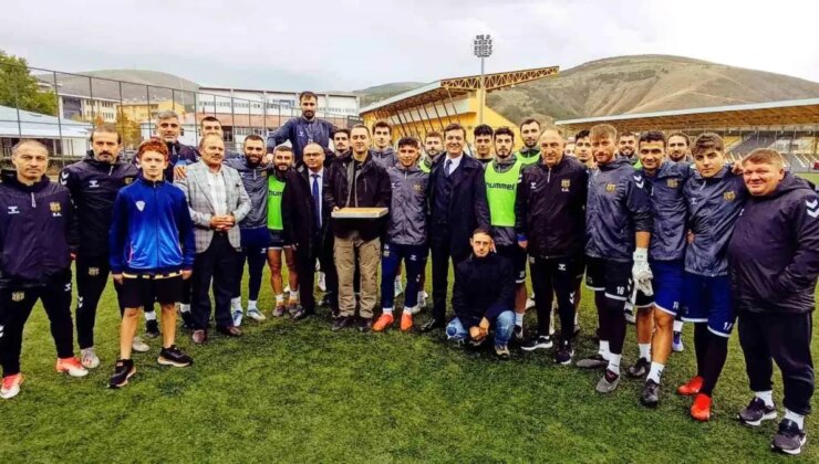 Bayburt Özel İdarespor’a Emniyet Müdürü’nden Sürpriz Ziyaret