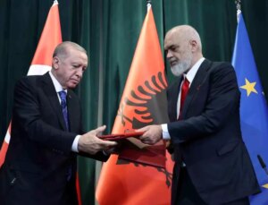 Türkiye ve Arnavutluk ortasında 4 muahede imzalandı