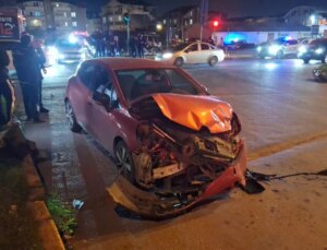 Kartepe’de Araba Kazası: 1 Yaralı