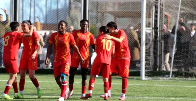Kayseri Bayan FK şampiyon oldu
