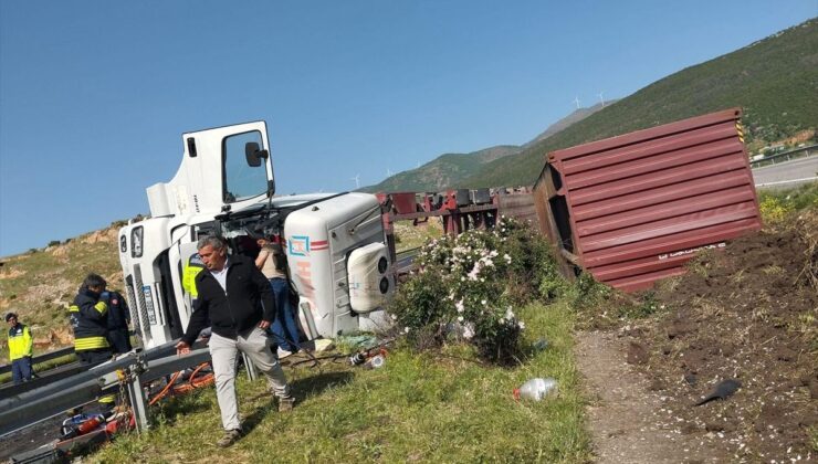 Gaziantep’te devrilen tırın sürücüsü yaralandı