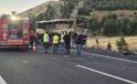 Denizli’de bariyerlere çarpan yolcu otobüsü yandı: 1’i bebek 8 meyyit, 33 yaralı