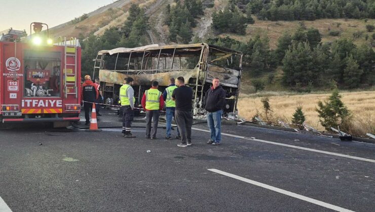 Denizli’de bariyerlere çarpan yolcu otobüsü yandı: 1’i bebek 8 meyyit, 33 yaralı