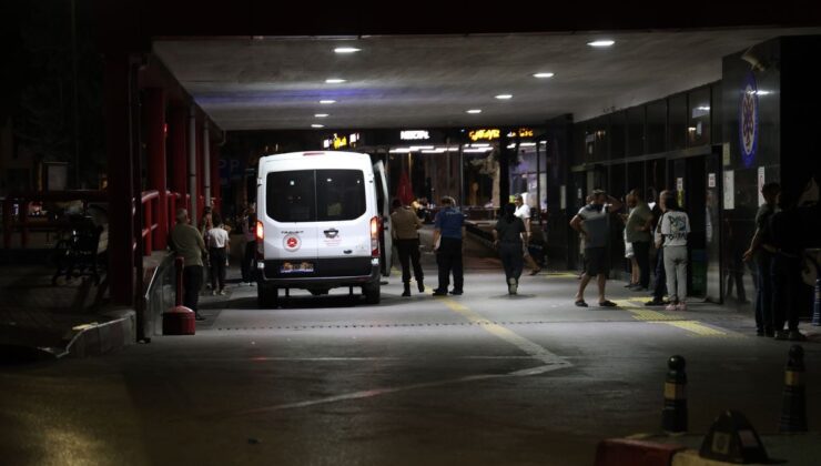 İzmir’de motosiklet bariyerlere çarptı: 1 meyyit, 1 ağır yaralı
